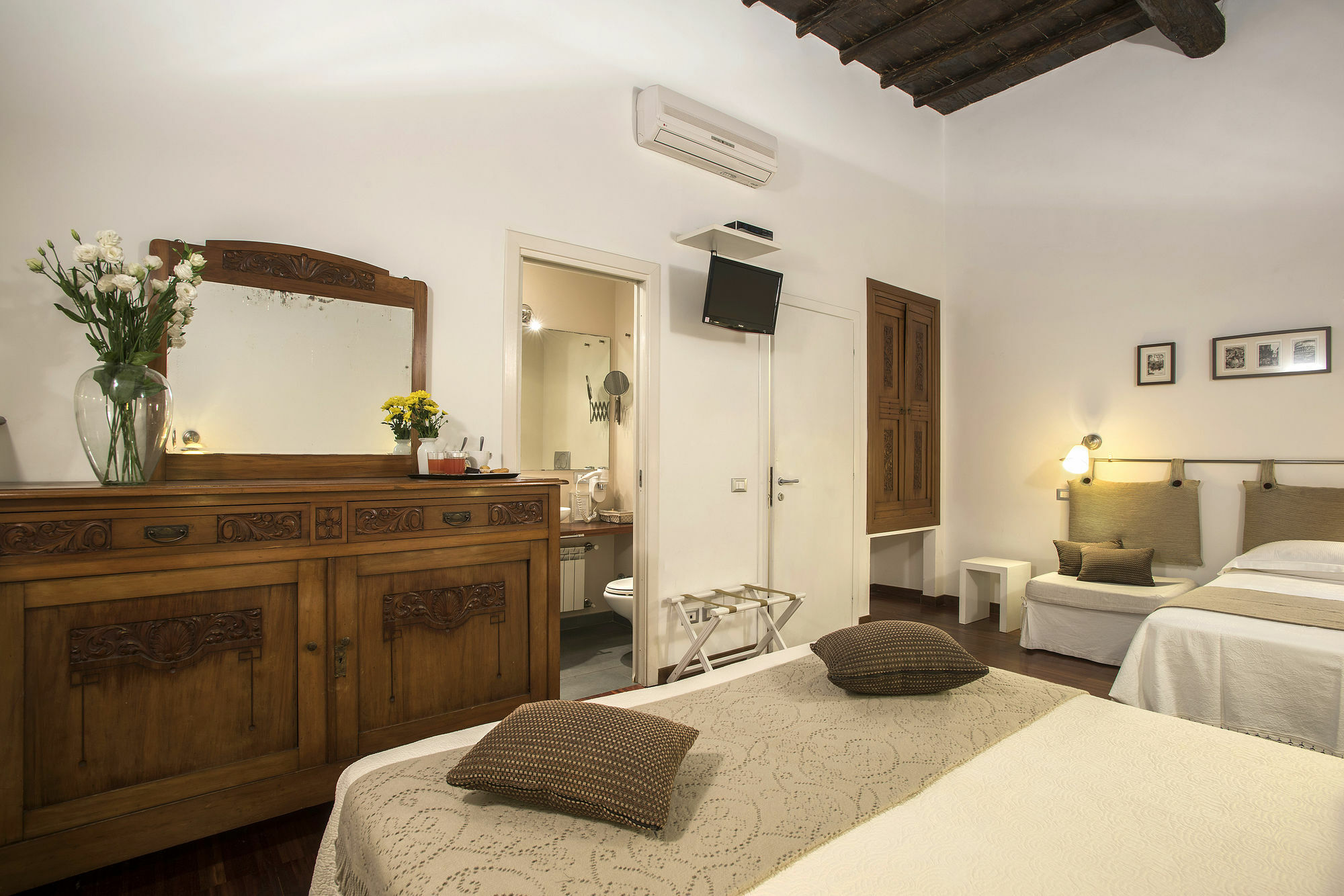 Arco Del Lauro Bed and breakfast